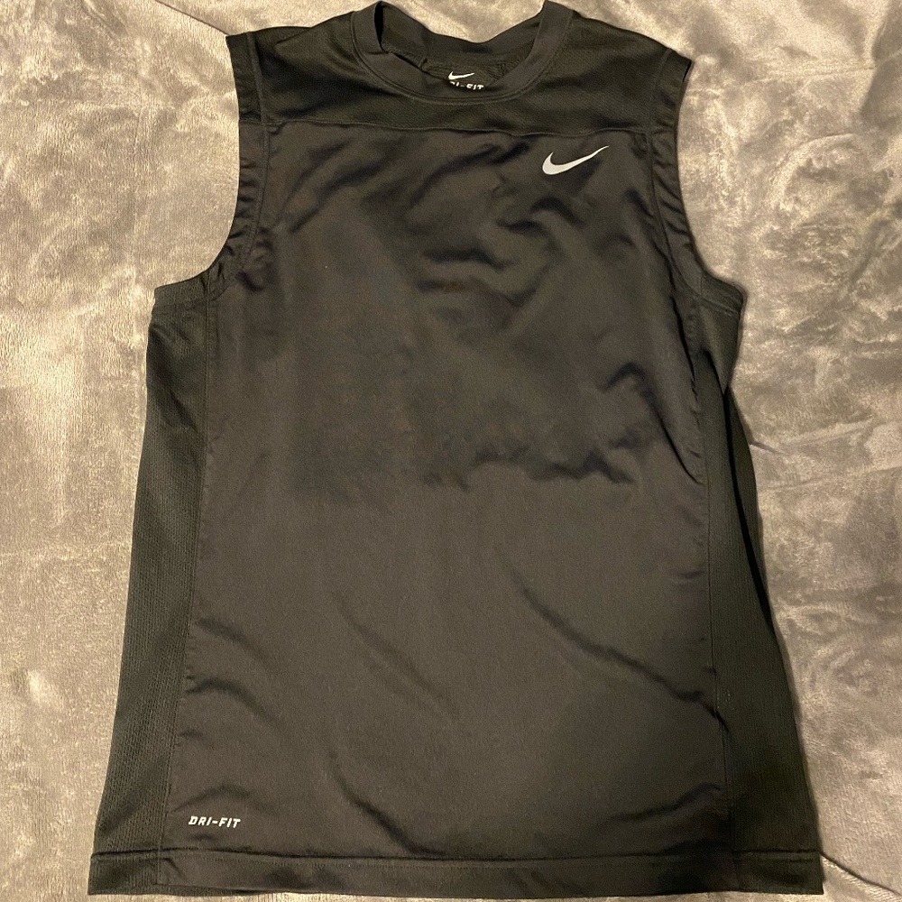 Nike Sleeveless Shirt Size: Youth XL
